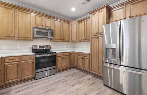 Opelika House | Luxury home perfect for Auburn game day, golf or pickle-ball weekends!