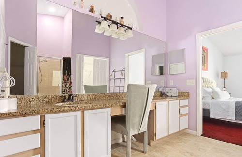 Ventura House | Luxury Home | Pool | Gym | Golf | WiFi | Location