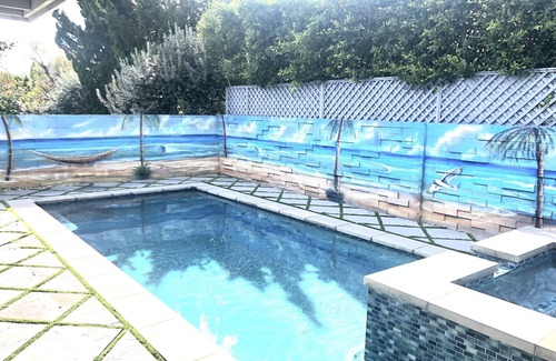 Valley Glen House | Luxury home pool & Jacuzzi. 10 mins to universal studio 15 mins to Hollywood