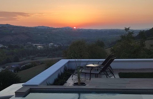 Penne House | Luxury home, private pool and large home theater. Amazing views day and night!