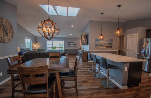 Shelton House | Luxury Home Retreat-Sweeping Views + Large Hot Tub