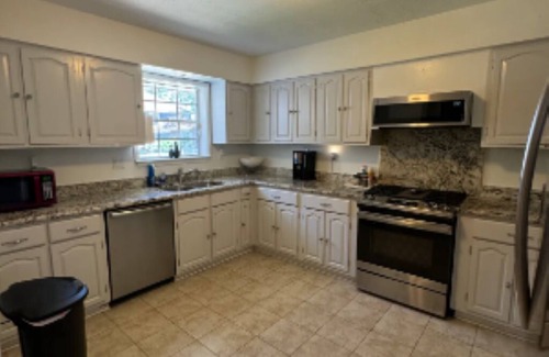 Kenner - Louis Armstrong International Airport House | Luxury Home, Seven minutes from the airport!