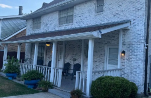 Kenner - Louis Armstrong International Airport House | Luxury Home, Seven minutes from the airport!