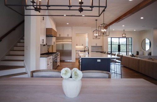 Dripping Springs House | Luxury Home Sleeps 20 Pool & Outdoor Entertainment