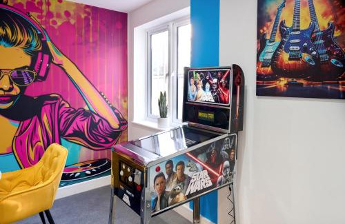 Hatfield Apartment | Luxury Home Sleep 8 SAUNA, LONG STAYS ,WIFI , NETFLIX, BALCONY- CONTRACTORS WELCOME-HAVEN4u