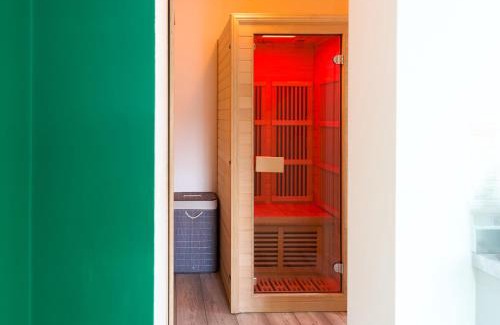 Hatfield Apartment | Luxury Home Sleep 8 SAUNA, LONG STAYS ,WIFI , NETFLIX, BALCONY- CONTRACTORS WELCOME-HAVEN4u