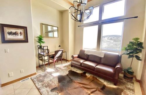 Pocatello House | Luxury home w a View- biking and hiking near