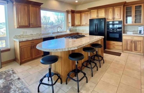 Pocatello House | Luxury home w a View- biking and hiking near