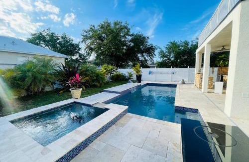 Trailer Estates House | Luxury Home W Heated Pool & Spa Near IMG & Siesta Key Beach