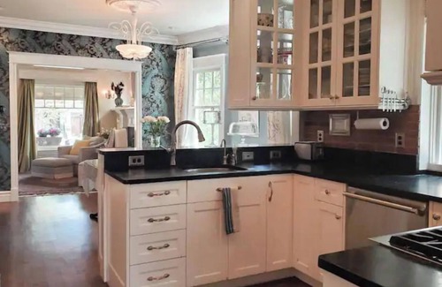 Washington Park West House | Luxury Home w Office, Gourmet Kitchen, Yoga Studio, & Beautiful Outdoor Spaces