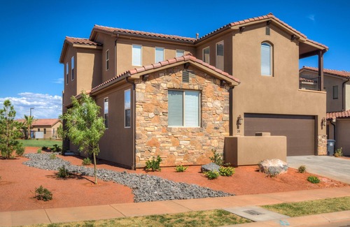 Santa Clara House | Luxury Home, Water Park and Pools, Beautiful views, Location is everything