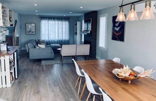 Halifax House | Luxury Home with Gym, Sauna, Patio, and AC