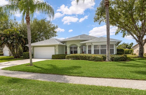 Crown Pointe House | Luxury home with pool in Naples, FL, minutes from Downtown 5th Ave & Beaches