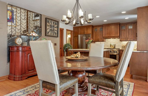 Highland Meadows House | Luxury Home with Private Hot Tub + Woodburning Fireplace - Pet Friendly