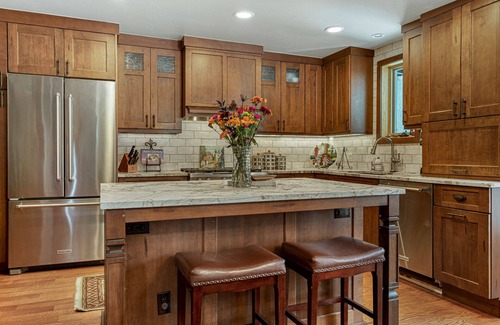 Highland Meadows House | Luxury Home with Private Hot Tub + Woodburning Fireplace - Pet Friendly