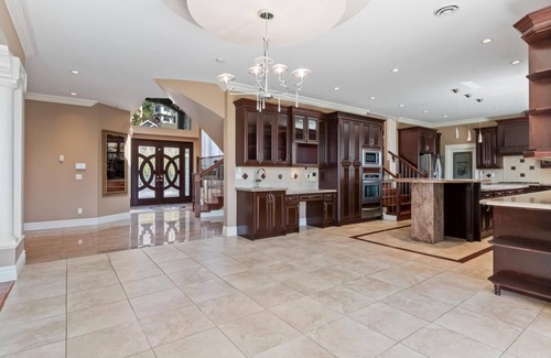 Westwood Plateau House | Luxury home with stunning view over 6000 sq.ft. 6 bedrooms, 4.5 bath, 1 den.