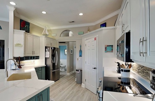 Painters Walk House | Luxury Home with Water Views, Private Pool+ Outdoor Bar + Grill
