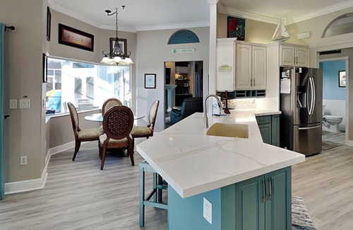 Painters Walk House | Luxury Home with Water Views, Private Pool+ Outdoor Bar + Grill