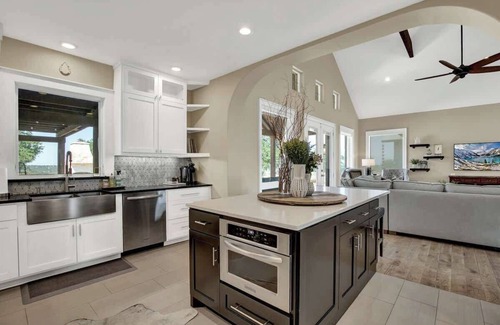 Fredericksburg House | Luxury Homes! With a Pool-jacuzzi-outdoor Kitchen!