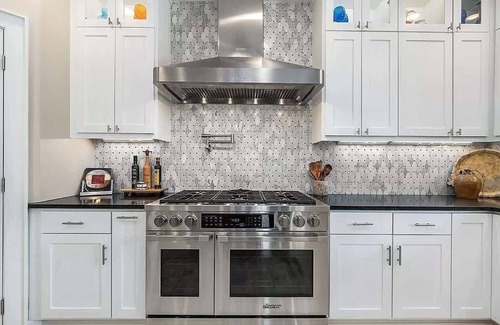 Fredericksburg House | Luxury Homes! With a Pool-jacuzzi-outdoor Kitchen!