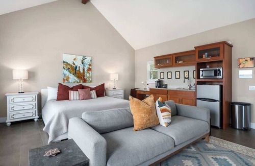 Fredericksburg House | Luxury Homes! With a Pool-jacuzzi-outdoor Kitchen!
