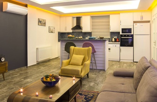 Islamlar House | Luxury Honeymoon Villa, Secluded Infinity Pool & Heated Indoor Pool