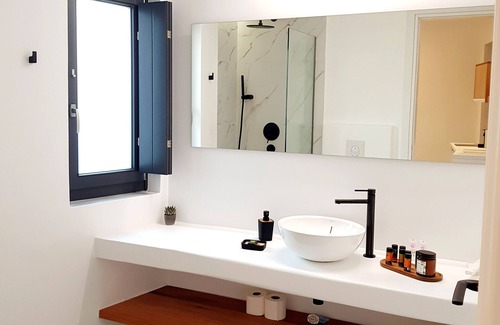 Monolithos Hotel | Luxury hospitality, outstanding view