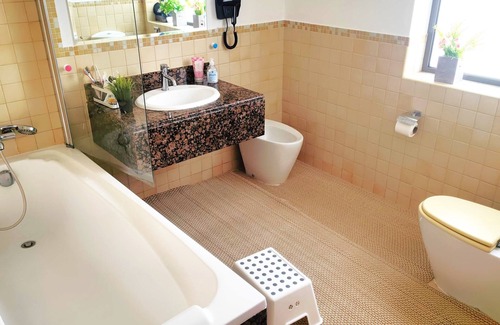 Dubai Marina Cabin | Luxury Hostel In Marina Beach