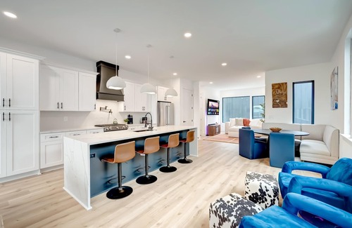 Hurwood Heights House | Luxury Hot tub Rooftop Deck Game Room Nashville