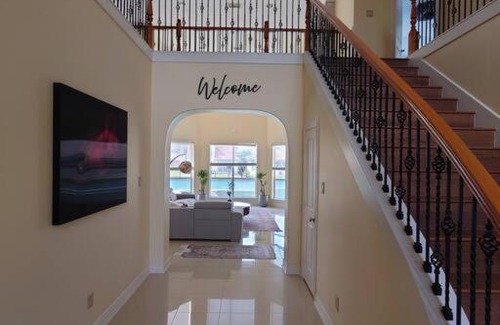 George Bush Park/Eldridge Villa | Luxury House/1 bedroom/1.5 Pvt Master Bathroom