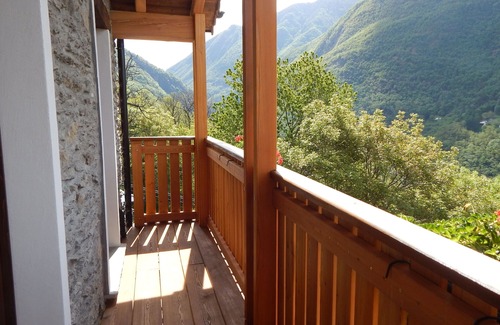 Vestreno House | Luxury House - Dwelling dating back to 1600, in a village overlooking Lake Como.