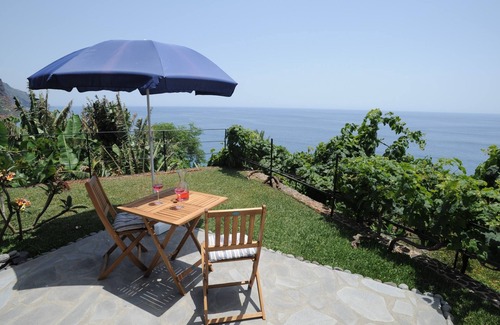 Arco da Calheta House | Luxury-House-Ensuite with Shower-Sea view-Casa Frangipani
