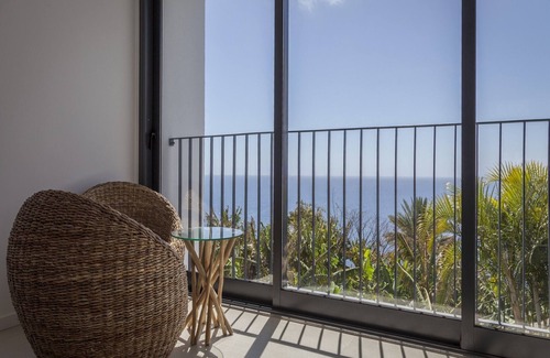 Arco da Calheta House | Luxury-House-Ensuite with Shower-Sea view-Casa Estrelicia