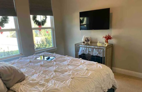 Oak Cliff House | Luxury House | Fire Pit | Pool & Oasis Backyard!
