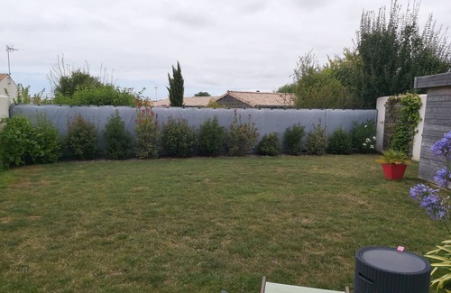 Thaire House | Luxury house, garden, thalasso at 6 kms