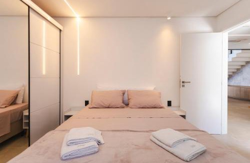 Caravelas Villa | Luxury House in Gated Community with Pool near Beaches!