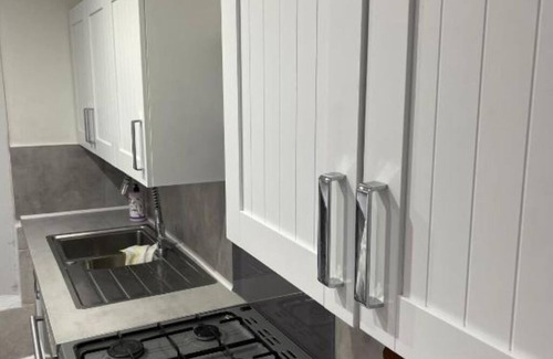 Pollokshaws Villa | Luxury House in Glasgow – Stylish Comfort with Garden Views and Private parking