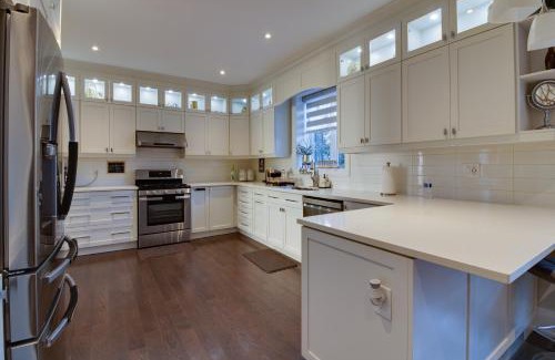 Port Union Villa | Luxury house In Scarborough