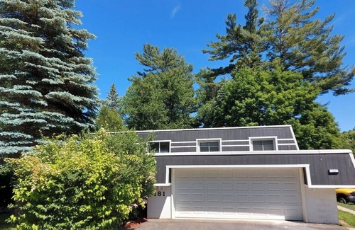Bracebridge House | LUXURY HOUSE ON MUSKOKA RIVER IN BRACEBRIDGE
