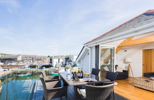 Mylor Churchtown House | Luxury house on quay with 180 degree panoramic views over harbour and estuary