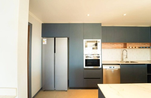 Puerto Varas House | Luxury House Playa Hermosa - BBQ Jacuzzi Parking Wifi