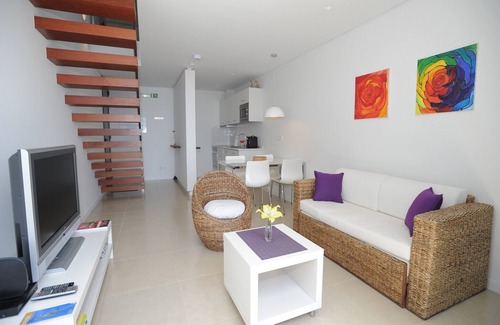 Arco da Calheta House | Luxury-House-Sea view-Ensuite with Shower-Casa Nenufar