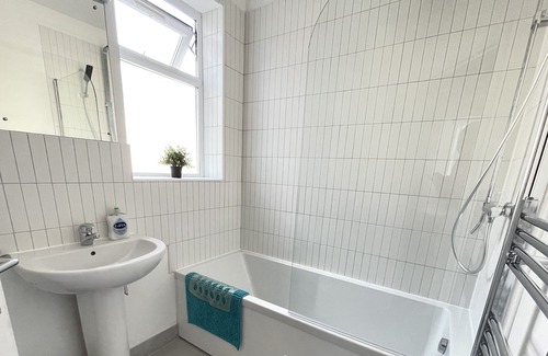 Northumberland Park House | Luxury House with Garden next to The Stadium