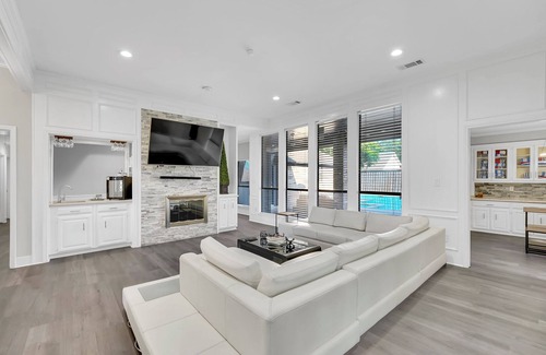 Far North Dallas House | Luxury House with Heated Pool and Spa, 4 Bedrooms, 2.5 Bathrooms