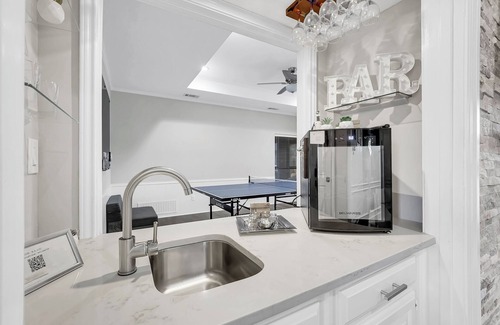 Far North Dallas House | Luxury House with Heated Pool and Spa, 4 Bedrooms, 2.5 Bathrooms
