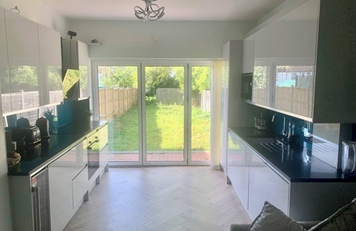 Wembley Central House | Luxury house with huge garden close to Wembley stadium