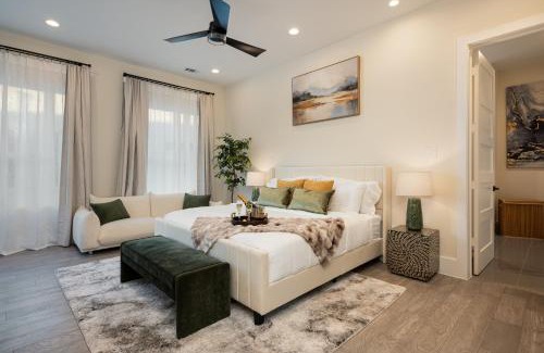 Washington Ave./ Memorial Park House | Luxury Houston Home, Spacious & Walkable Location