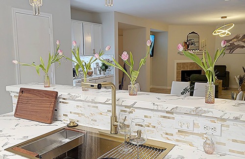 Houston House | Luxury Houston Retreat-5BR w Game Rm,Cinema, Hot tub, Record Studio, Wine Cellar