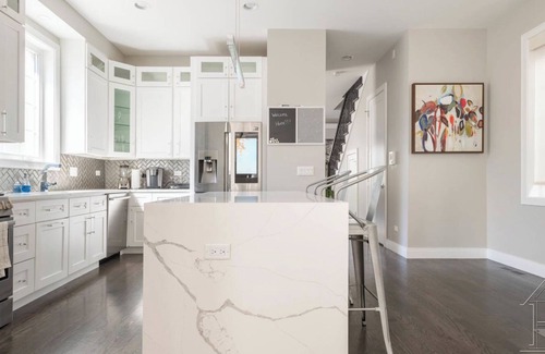 Grand Boulevard House | Luxury Hyde Park Haven- Perfect for families and digital nomads. Pet Friendly.