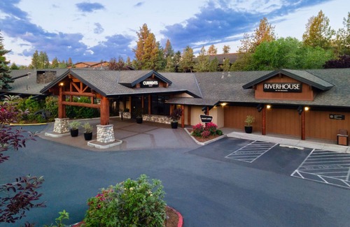 Orchard District Apartment | Luxury in Bend, OR | Deluxe Queen close to Nature